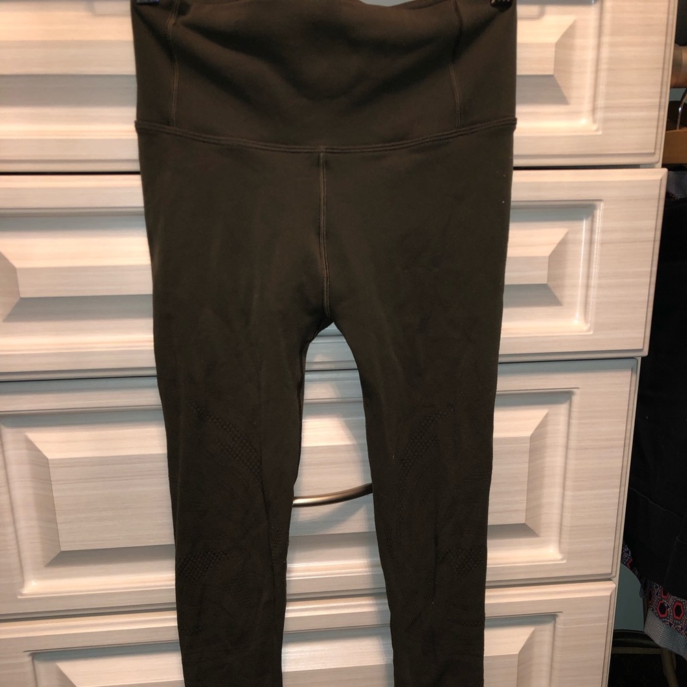Lululemon reveal tight olive leggings